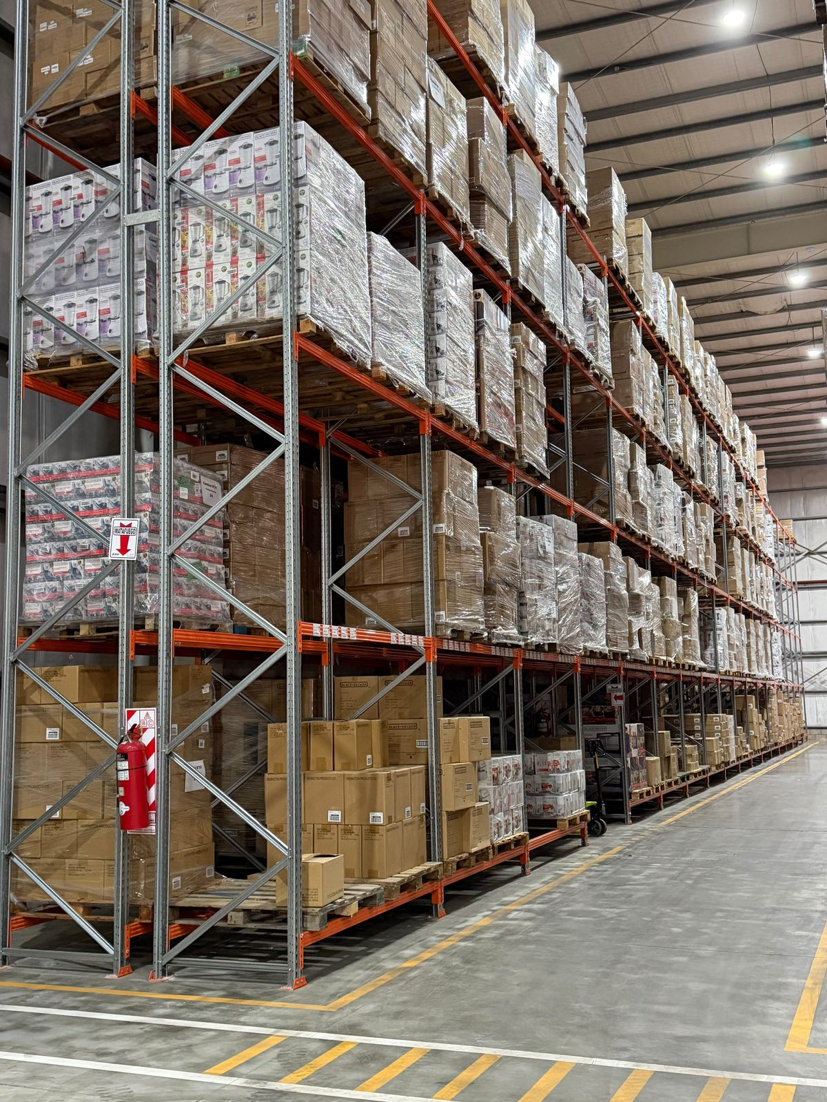 Racks de almacenamiento con pallets